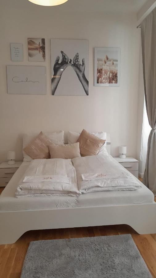 New Apartments Chain Florenc Прага Екстер'єр фото